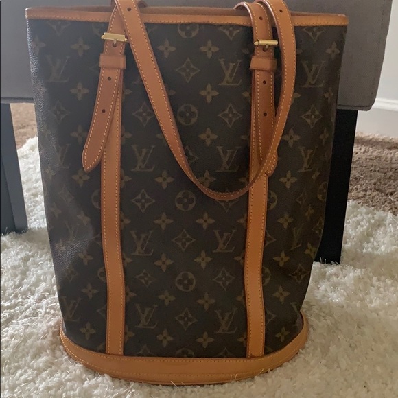 Louis Vuitton Handbags - Authentic Louis Vuitton Monogram bucket bag
